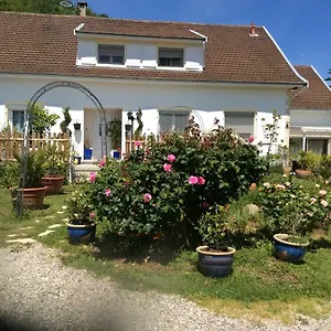 https://gites-et-chambres-dhotes-les-roses-the.hotels-rhonealpes.com